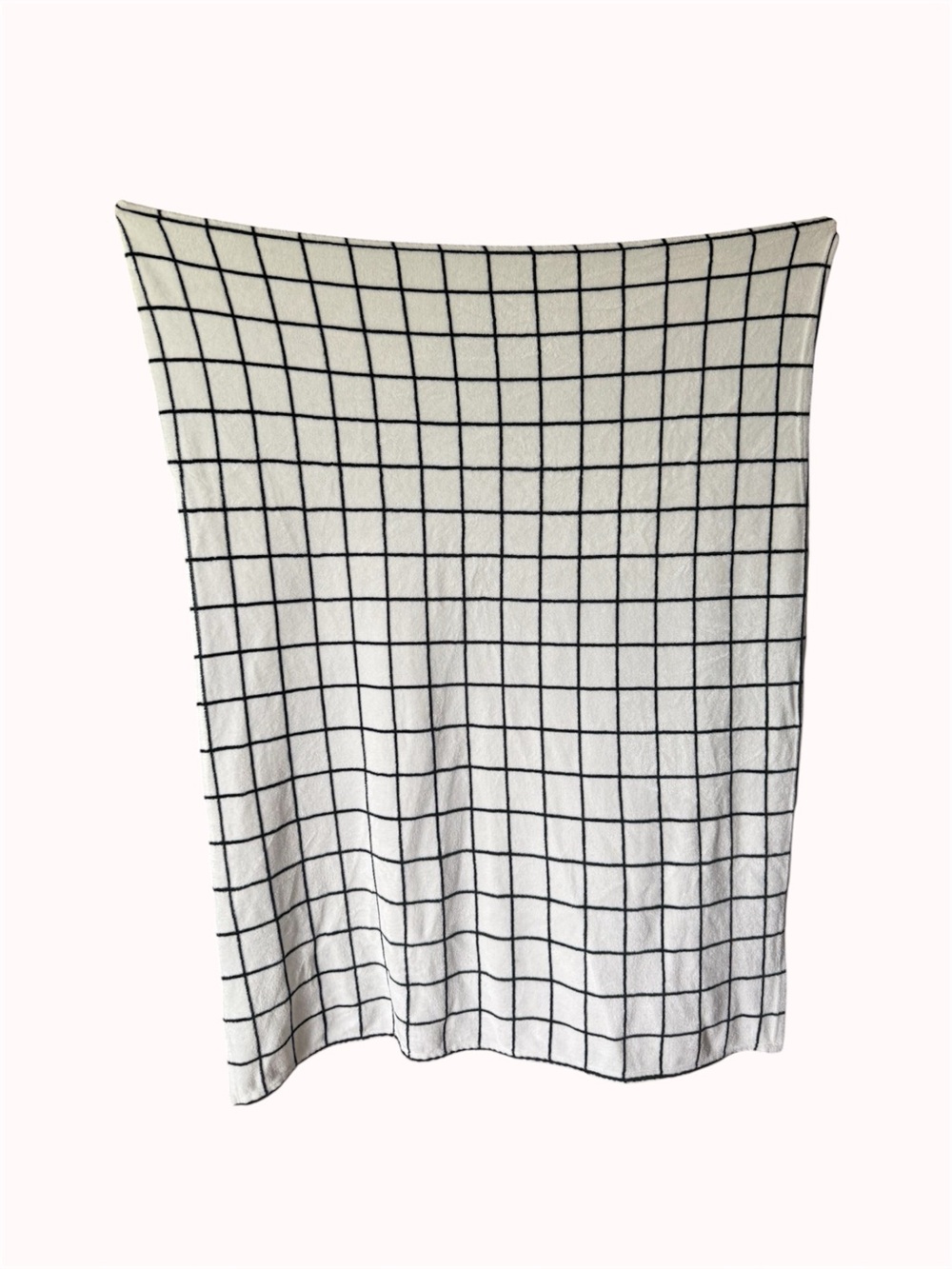 Fleece grid throw blanket